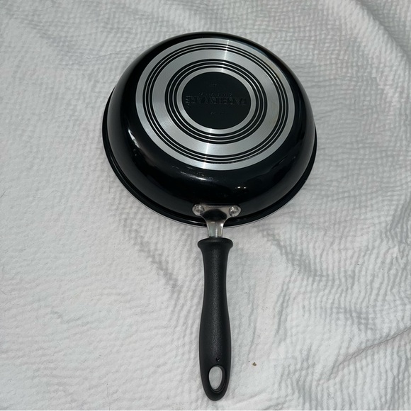 Set of 2 Farberware Ceramic Copper Tone nonstick 10 in/ 25 cm fry pan - Picture 4 of 6